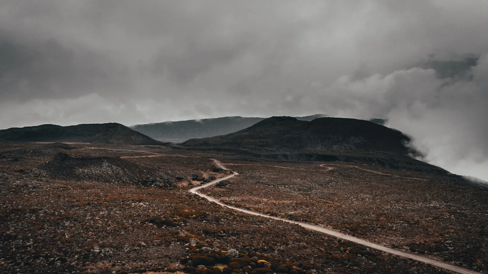 Randonner vers le Piton de la Fournaise depuis la Plaine des Cafres