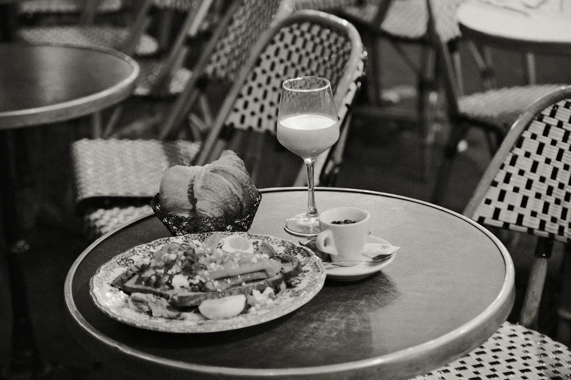 Le petit-déjeuner et les cafés
